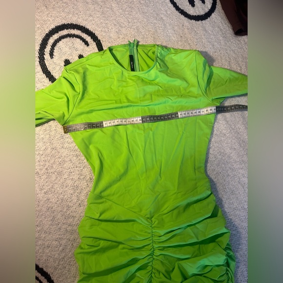 Alex Perry Neon Green Ruched Long Sleeve Dress - Picture 14 of 14